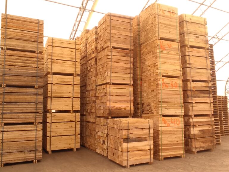 5/8x4x40" Deck Boards — pallet lumber